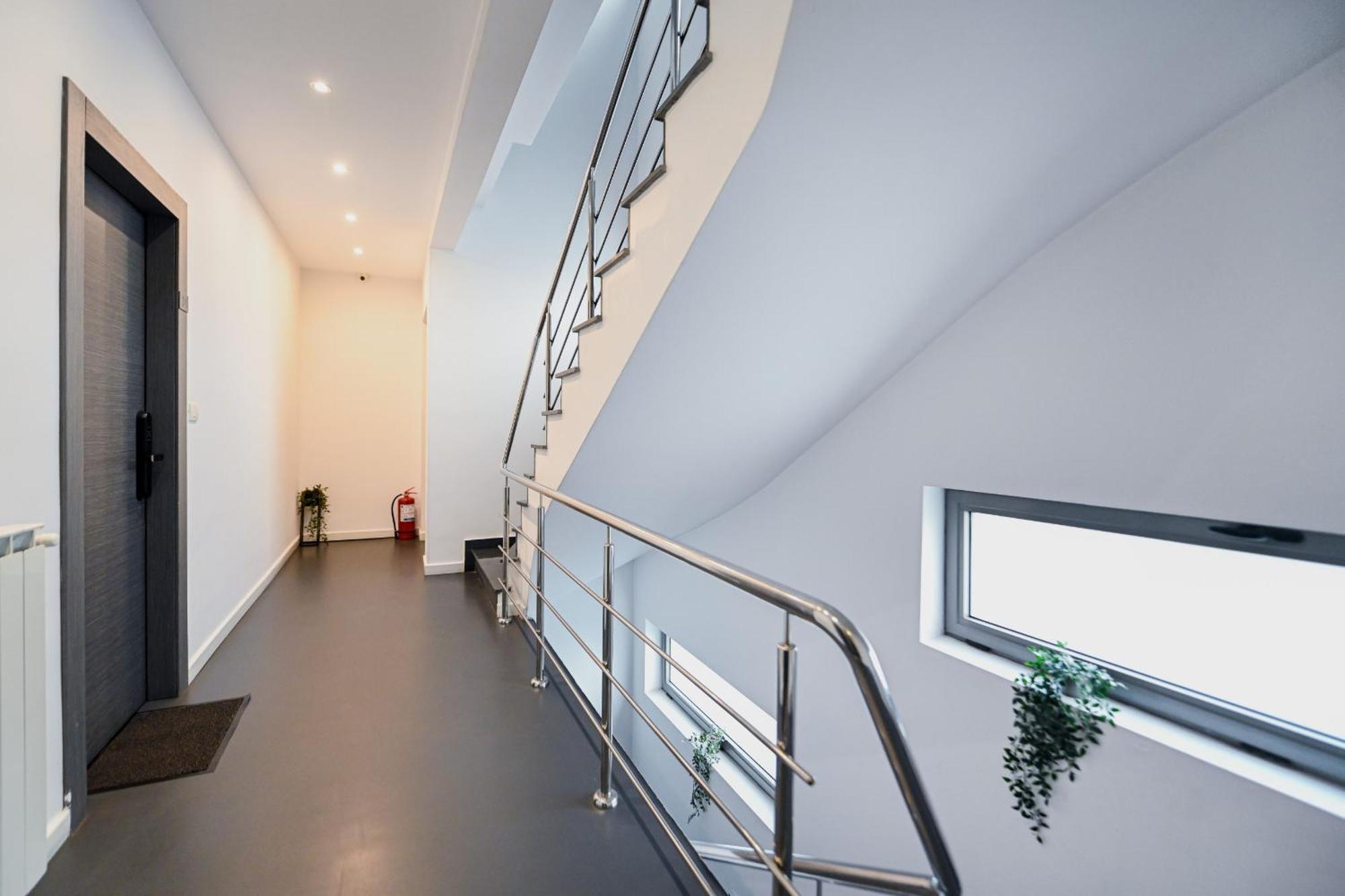 Urban Elegance - Stylish Central Accommodation Bukarest Exterior foto