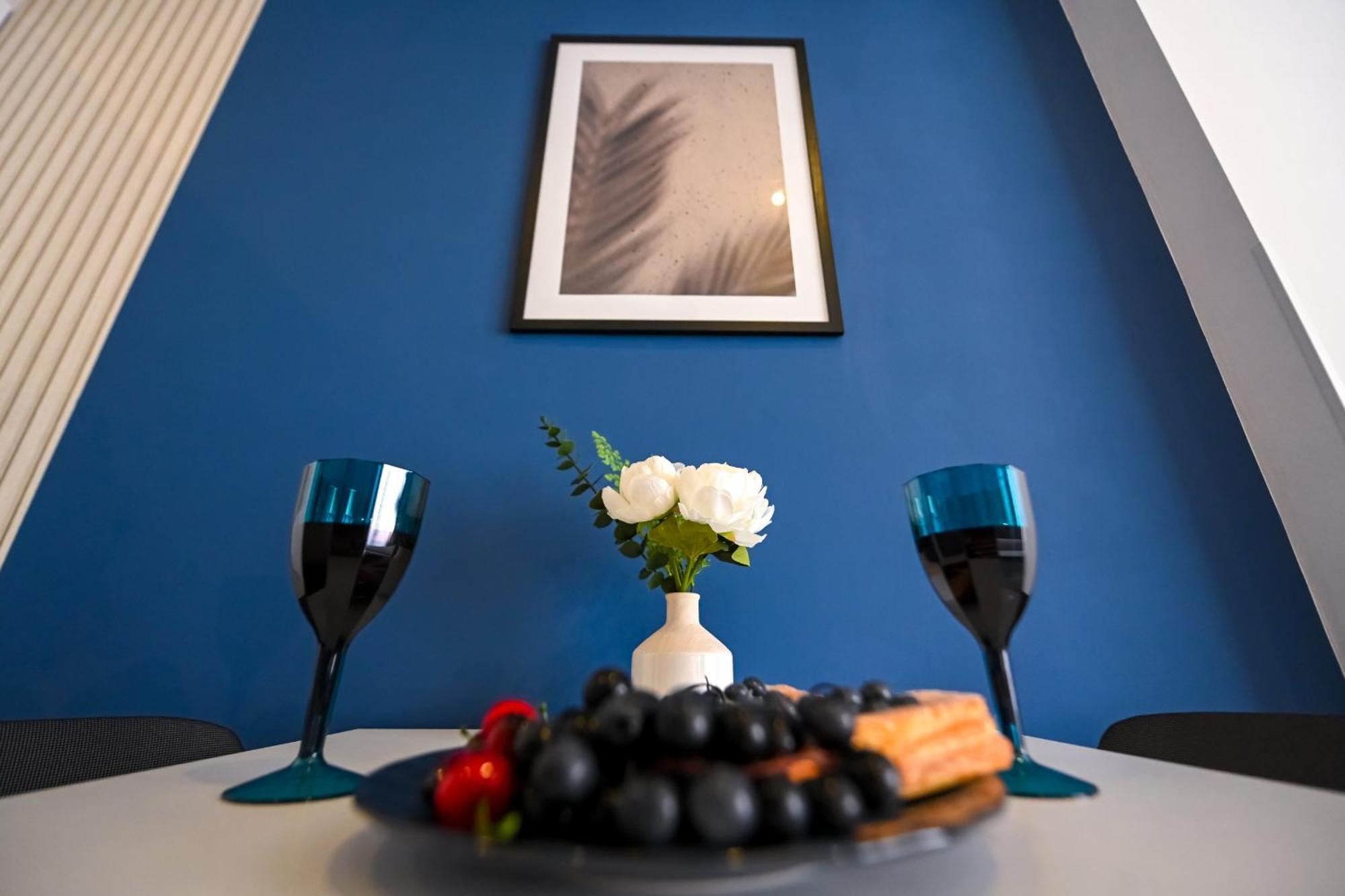 Urban Elegance - Stylish Central Accommodation Bukarest Zimmer foto