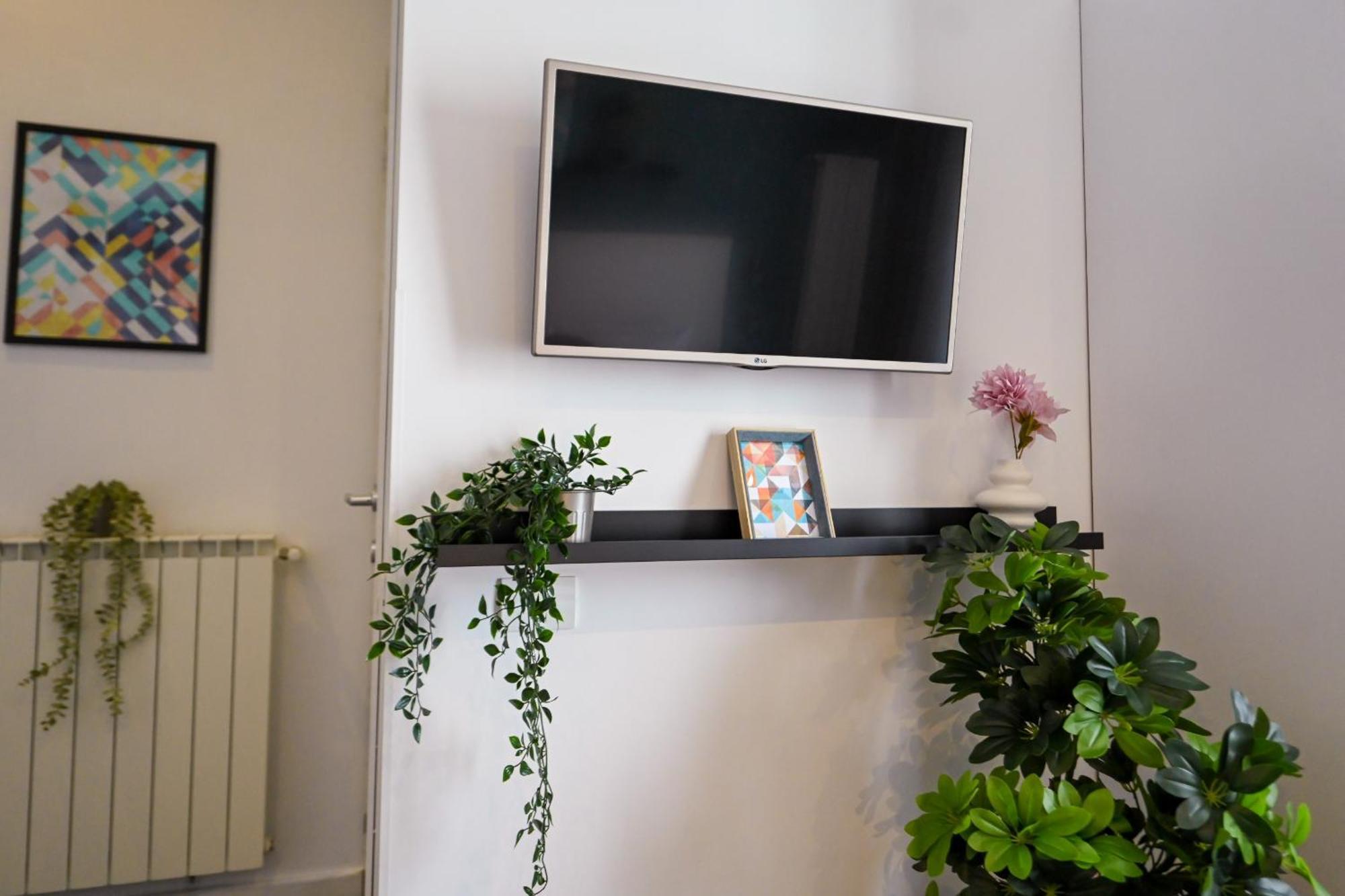 Urban Elegance - Stylish Central Accommodation Bukarest Zimmer foto
