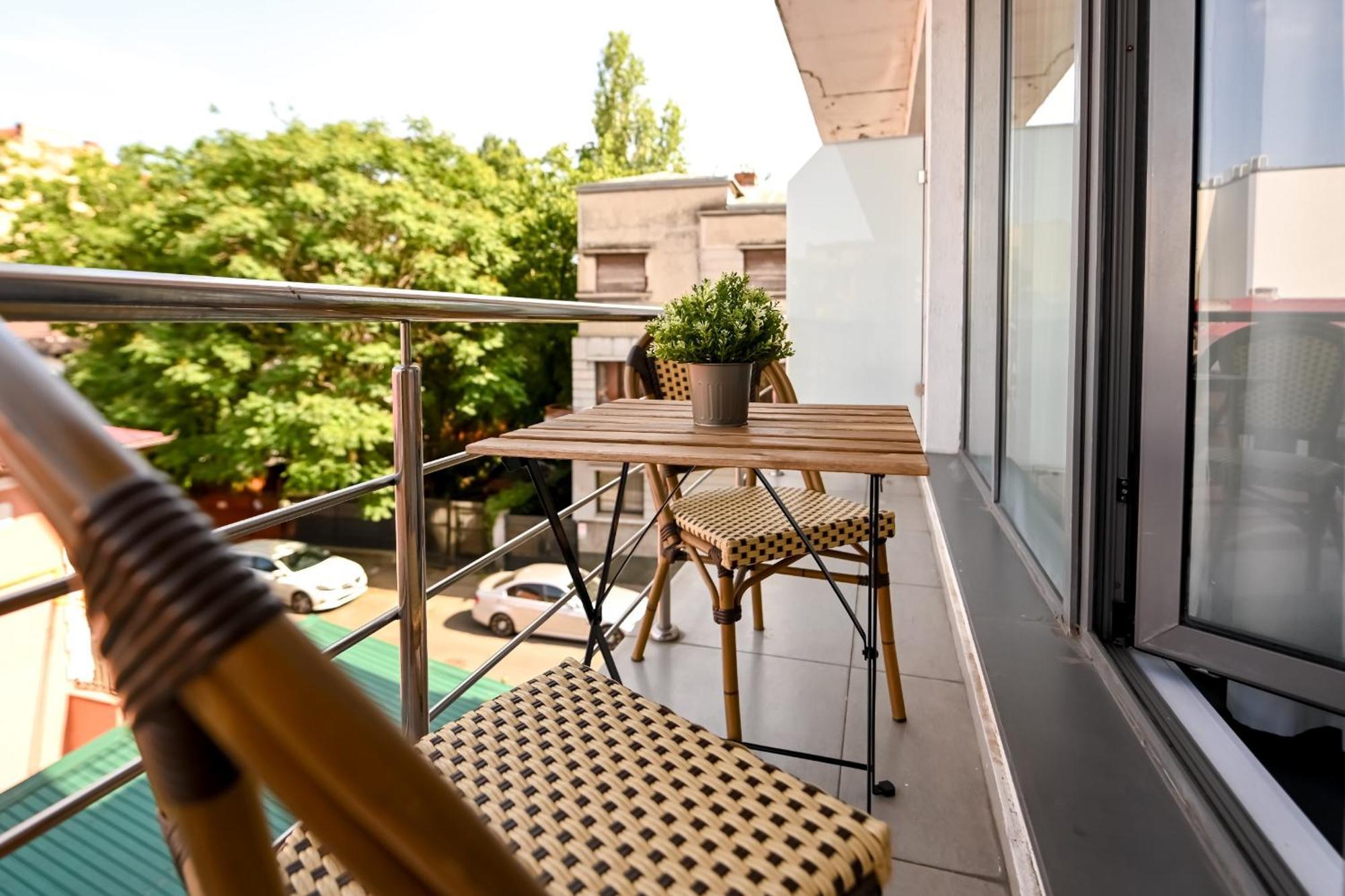 Urban Elegance - Stylish Central Accommodation Bukarest Zimmer foto